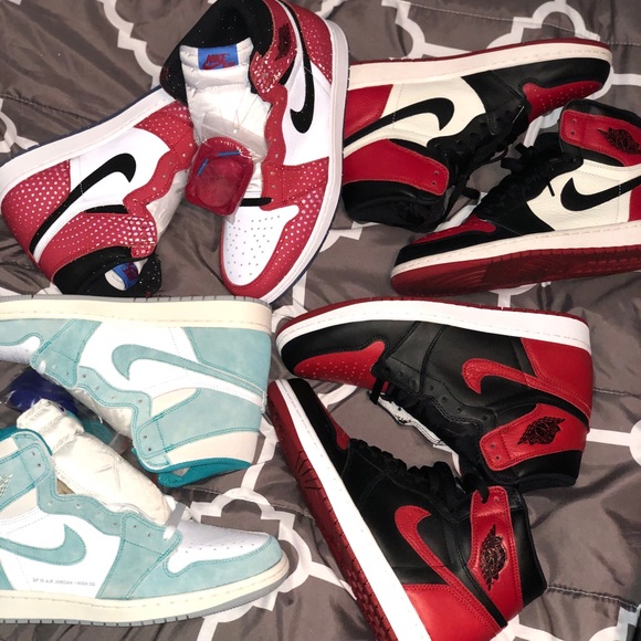 Air Jordan Retro 1 - Picture 2 of 5